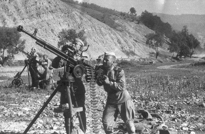  柏林联合防线失误遭升班马羞辱  