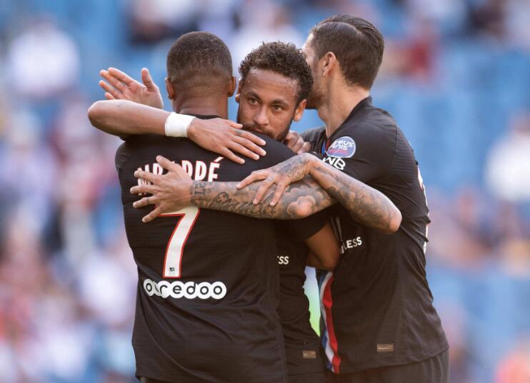  巴黎圣日耳曼主场大胜里昂 姆巴佩梅开二度率队登顶  