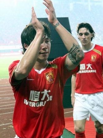  都灵门将神勇发挥，多次扑救保平局