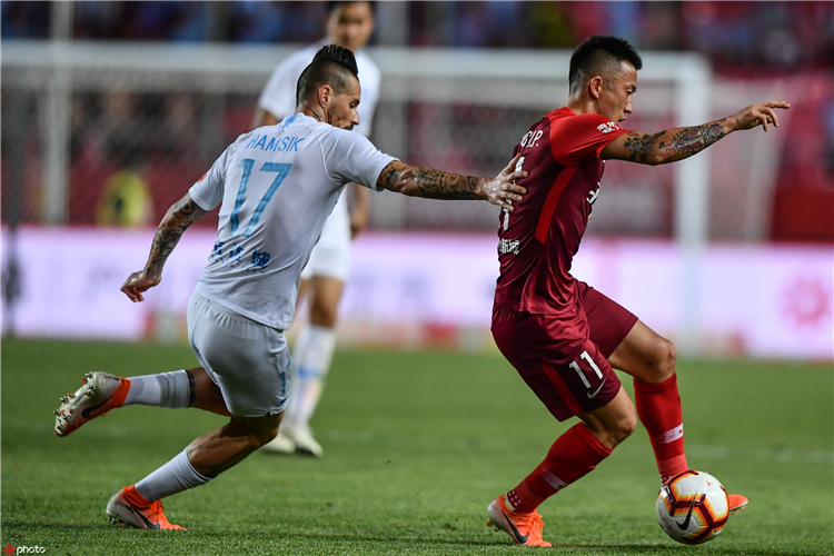  昂热进攻乏力全场被动惜败于里昂脚下  